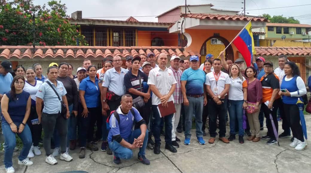 Universitarios de Barinas acudieron a la Inspectoría del Trabajo: Aspiran sueldo mínimo de 200 dólares