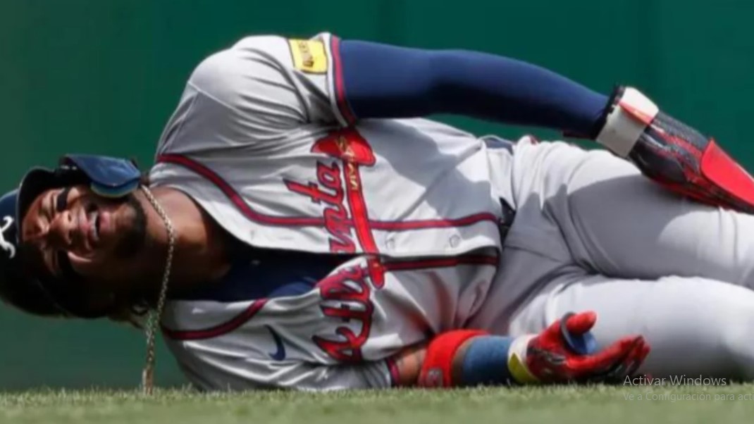 Ronald Acuña Jr. abandonó el juego frente a los Piratas por lesión en su pierna izquierda (Video)