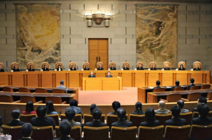 Un tribunal japonés permite a un hombre adoptar el apellido de su pareja del mismo sexo