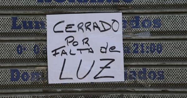 Apagones acaban con la poca calidad de vida que le queda a los larenses