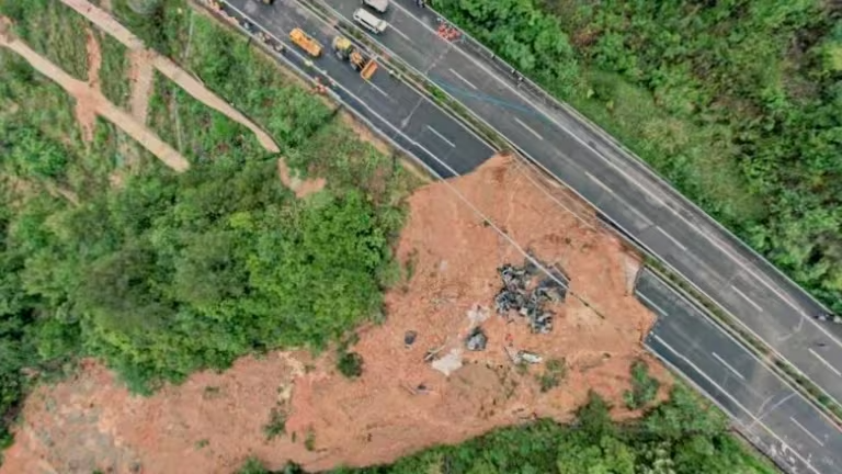 Al menos 19 muertos y más de 30 heridos dejó el colapso de una autopista en China