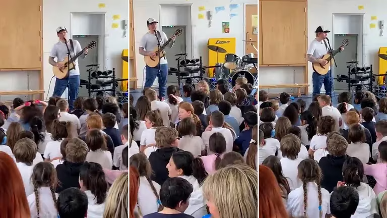 Ed Sheeran realizó un concierto sorpresa para estudiantes de primaria y donó guitarras