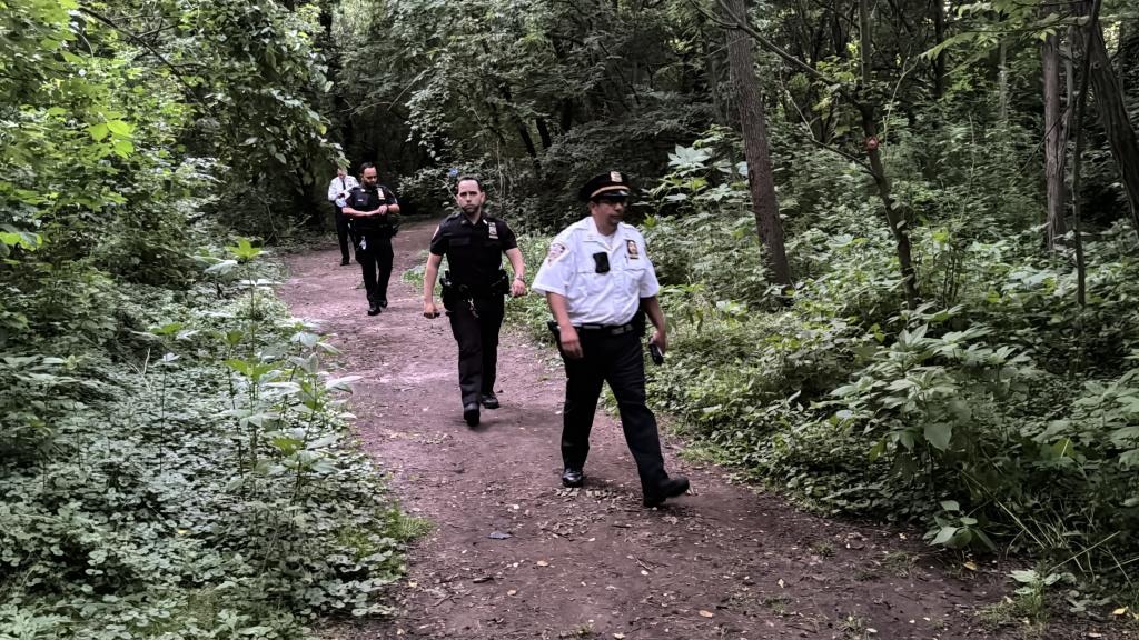 Padre de niña violada por migrante en parque de Nueva York culpó a Biden por política de fronteras abiertas