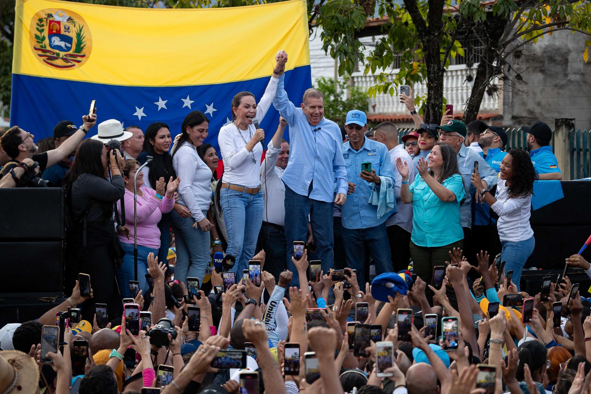 “Unidos vamos a recuperar nuestra democracia”: Edmundo González, al inicio de la campaña electoral (Video)