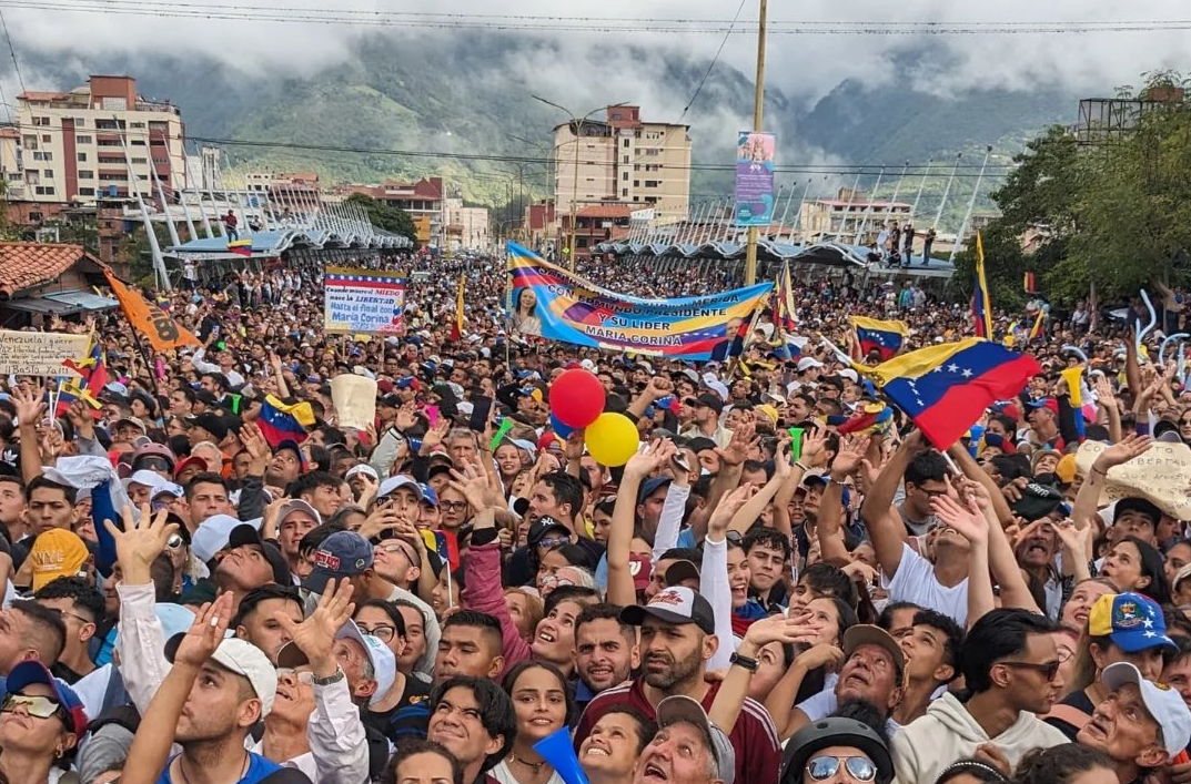 Imágenes aéreas de la alucinante concentración en Ciudad de Mérida que recibió a María Corina Machado