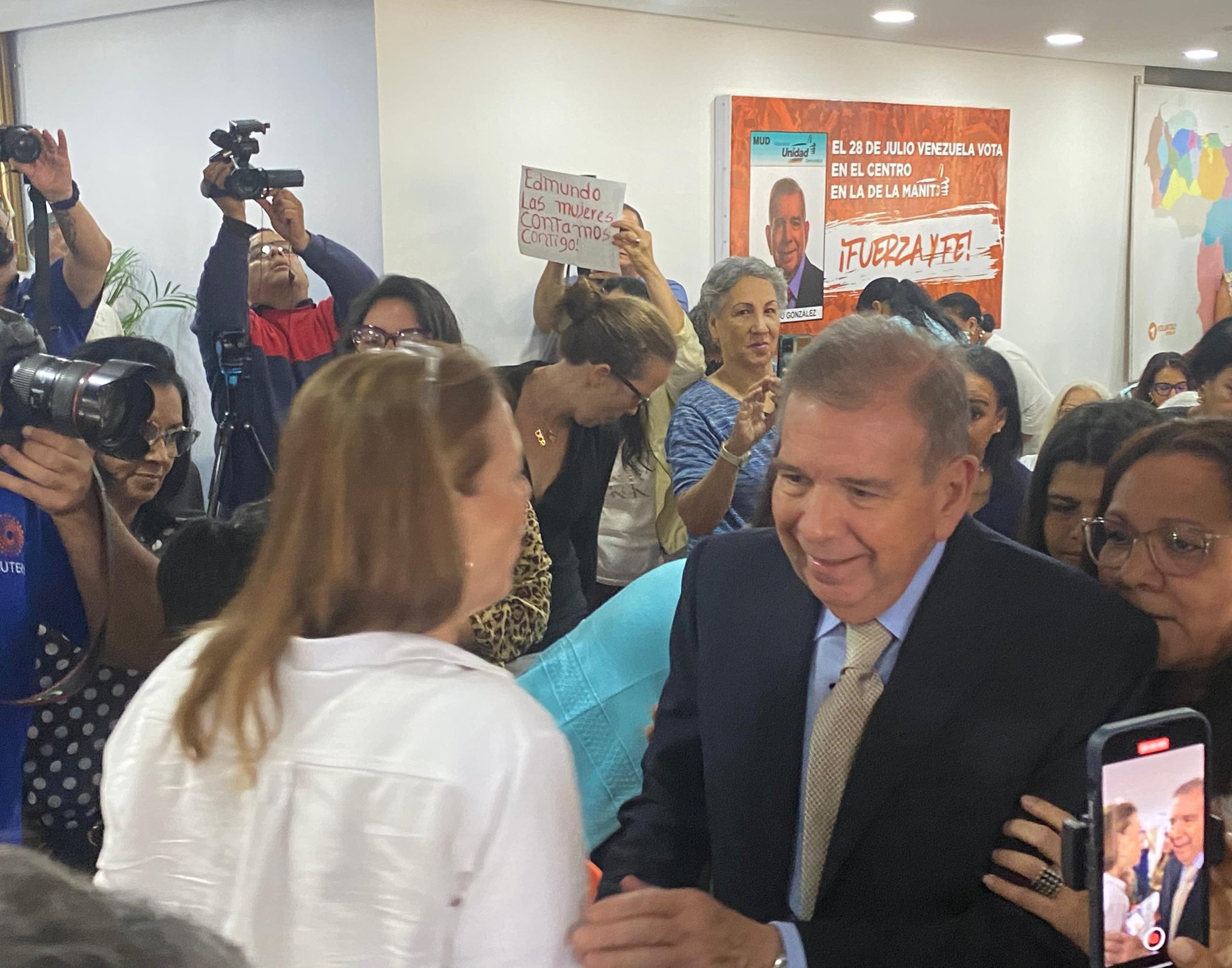 Edmundo González se reunió con más de 100 mujeres de todas las parroquias de Caracas (Fotos)