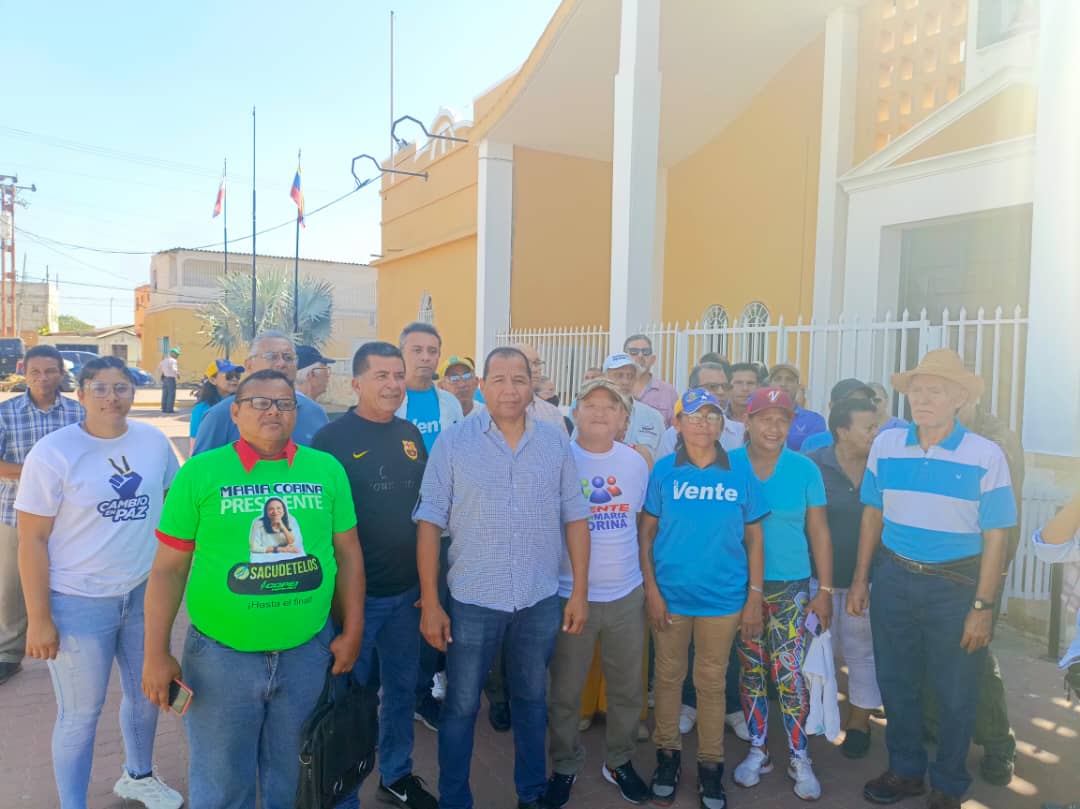 Trabajadores, jubilados y pensionados de Falcón se juramentan para apoyar a Edmundo González