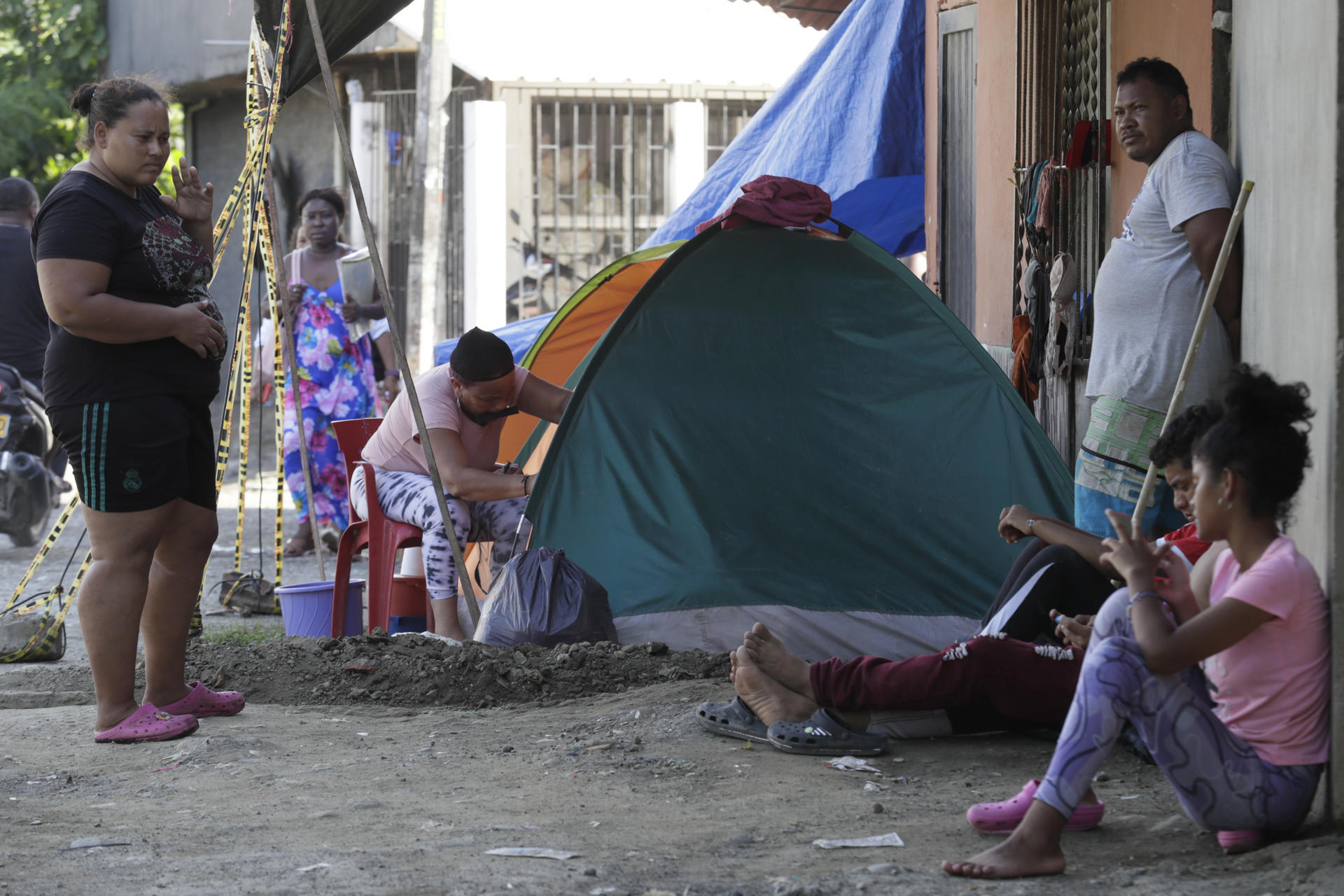 Panamá bloqueó casi cinco kilómetros de pasos usados por migrantes en la selva del Darién