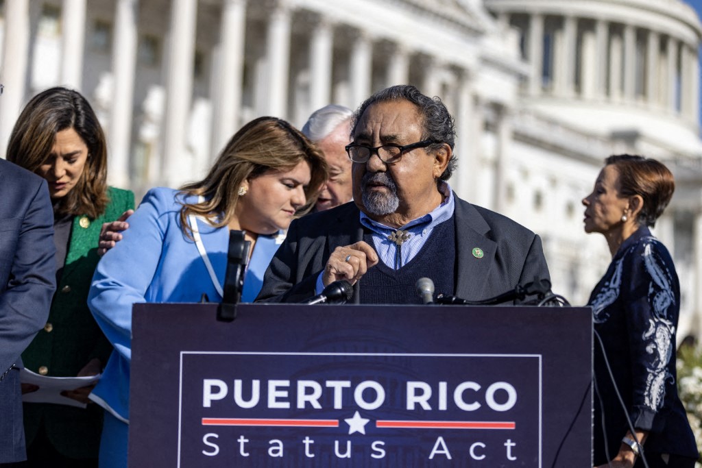 Congresista latino fue el primero en pedirle a Biden que abandone la campaña electoral