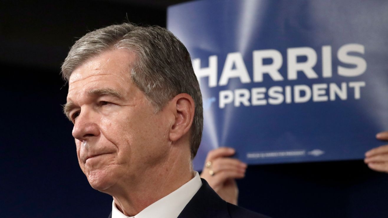 Gobernador Roy Cooper retira sus intenciones de ser vicepresidente de Kamala Harris