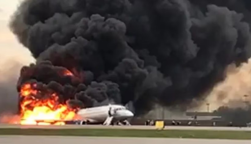 La tragedia del vuelo SU1492, el avión que se convirtió en una bola de fuego