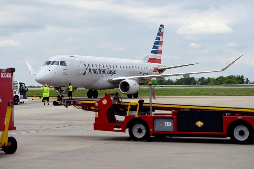 Vuelo se vio obligado a realizar aterrizaje de emergencia en Nueva York por pasajero que orinó en el pasillo