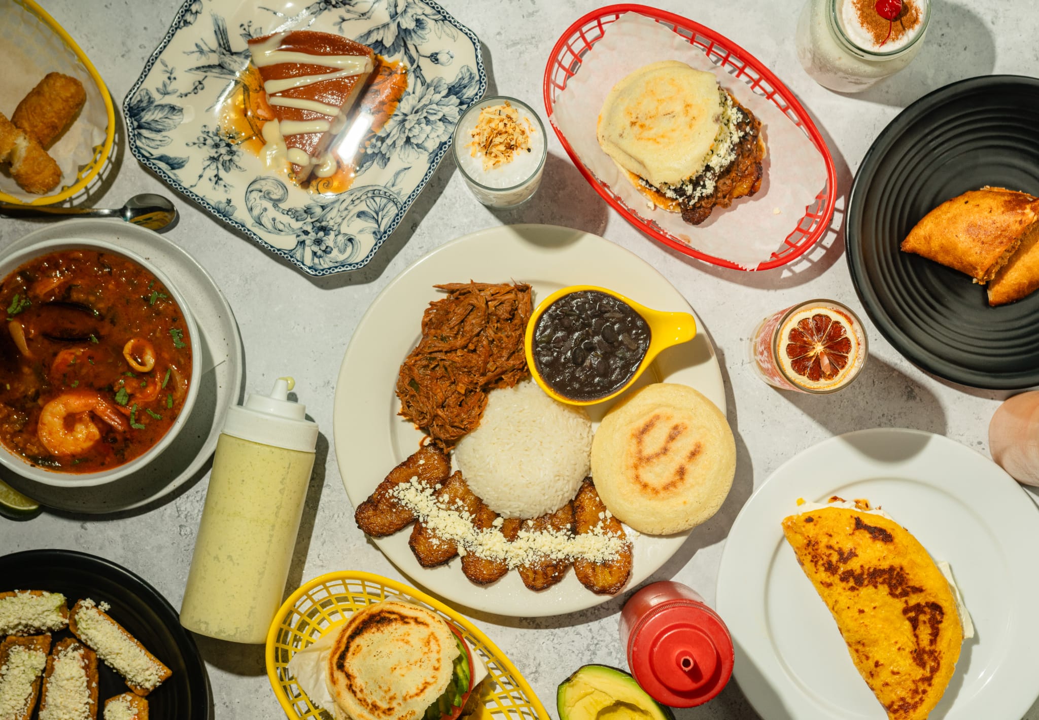 De mesonero a dirigir sus restaurantes: venezolano impulsó la sazón criolla con “Guacuco” en Brooklyn