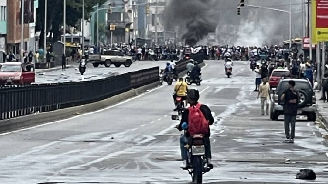 Colectivos asesinaron a joven que protestaba en la avenida San Martín de Caracas (VIDEO)