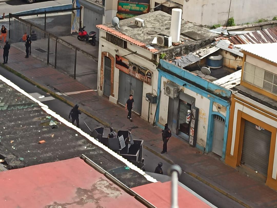 Agentes encapuchados secuestraron a una mujer en La Candelaria mientras transmitía por TikTok