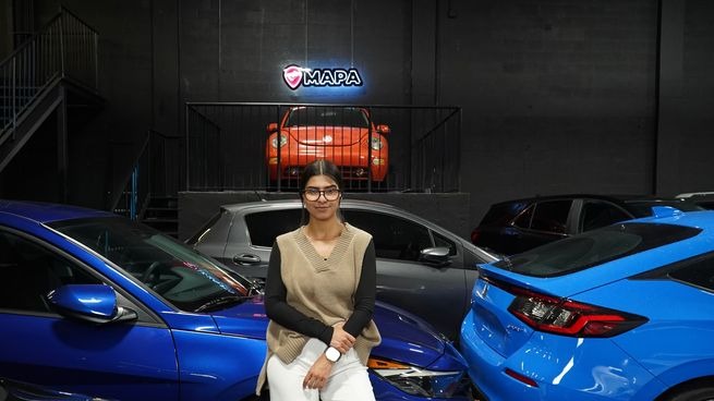 Es venezolana, tiene 31 años y se convirtió en dealer de vehículos en Miami