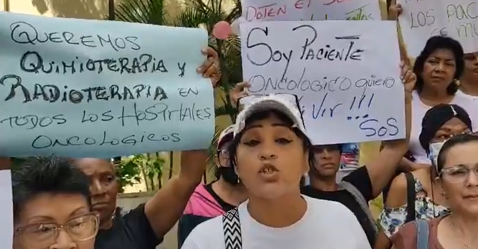 Pacientes con cáncer protestan en el Ivss de Caracas: exigen entrega de medicamentos de alto costo (Video)