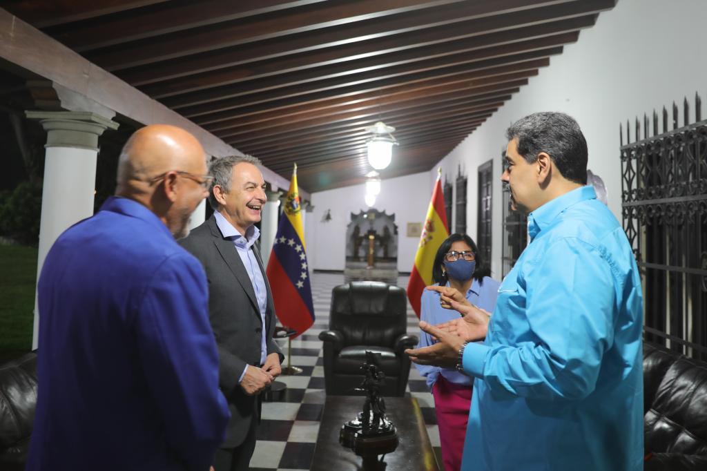 Vozpópuli: Zapatero se reunió con Maduro cuando llegaron los 104 lingotes a Caracas