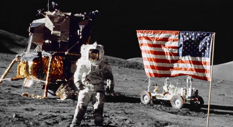 ¿Qué pasó con las banderas estadounidenses que los astronautas del Apolo dejaron en la Luna?