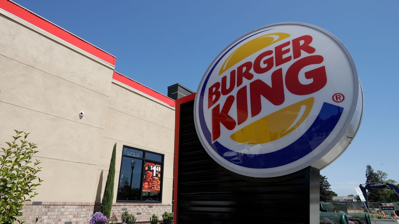 El terrible y asqueroso hallazgo de una mujer en la hamburguesa de Burger King de su hija en Nueva York