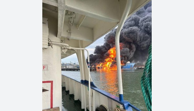 Ucrania destruye un barco ruso destinado al transporte de combustible y armas