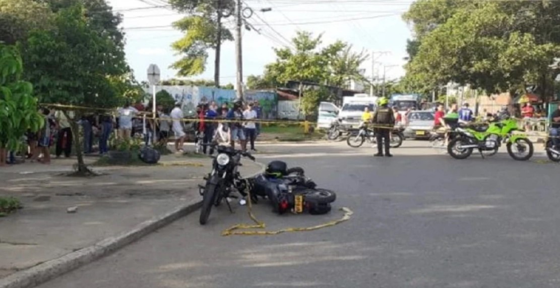 “Salí corriendo, me siento cobarde”: Madre se puso de “escudo humano” para salvar a su hijo de un sicariato en Colombia