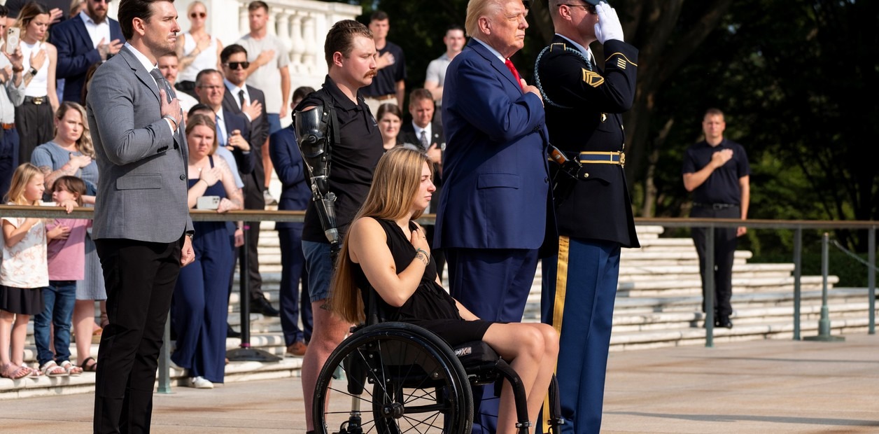 La campaña de Donald Trump llegó al cementerio de Arlington y terminó en un escándalo