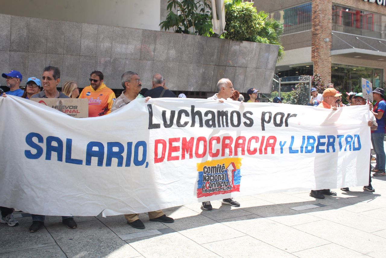 Gran Protesta Mundial en Caracas: ciudadanos se reúnen en La California con copias de actas electorales este #17Ago