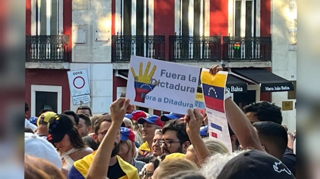 Más de un centenar de venezolanos se manifestaron en el centro de Lisboa contra Maduro