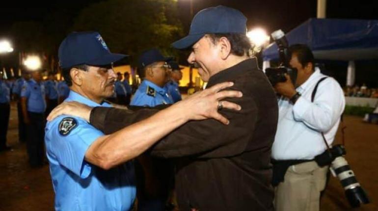 Policía nicaragüense detiene al jefe de escoltas de Daniel Ortega por “desobediencia”