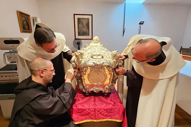 Reabrieron el sepulcro de Santa Teresa tras 110 años y este fue el asombroso descubrimiento