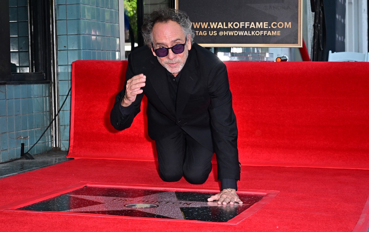 Tim Burton recibió su estrella en el Paseo de la Fama de Hollywood