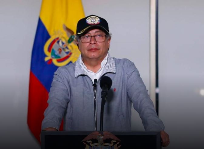 Gustavo Petro aplazó su viaje a México por accidente de helicóptero militar en Colombia