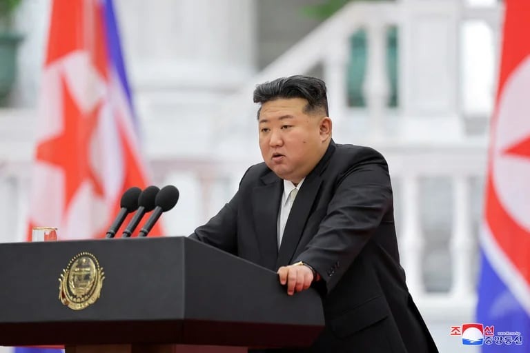 Kim Jong-un celebró prueba de misil balístico intercontinental y amenazó con reforzar sus fuerzas nucleares