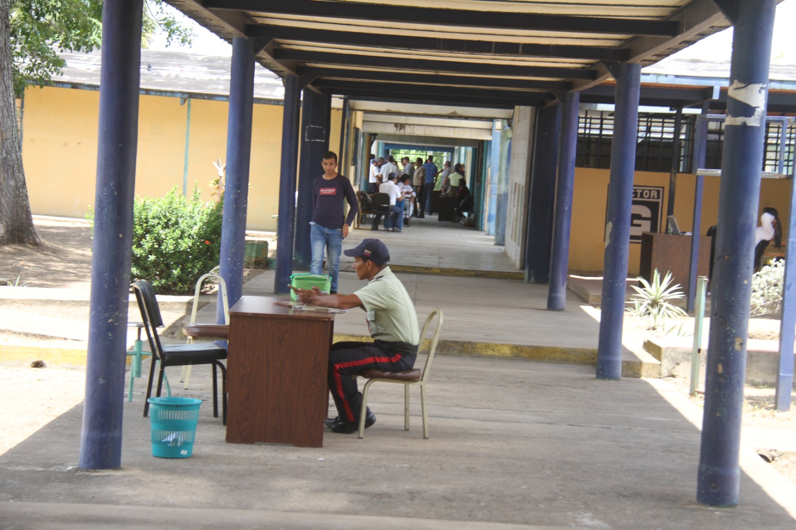 Con estudiantes de la Unes buscan resguardar la desmantelada sede del Pedagógico de Maturín