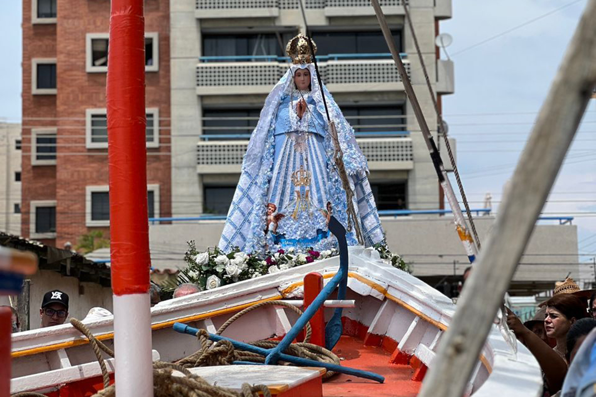 La devoción se renueva: La Virgen del Valle bendice la botadura de “La Cubana” en un emotivo acto en Lechería