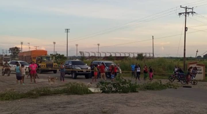 En la vía El Toreño de Barinas protestaron porque no se calan los apagones