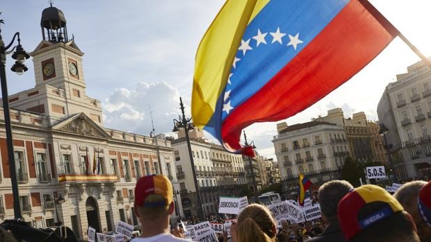 El estremecedor testimonio de dos venezolanos exiliados en España