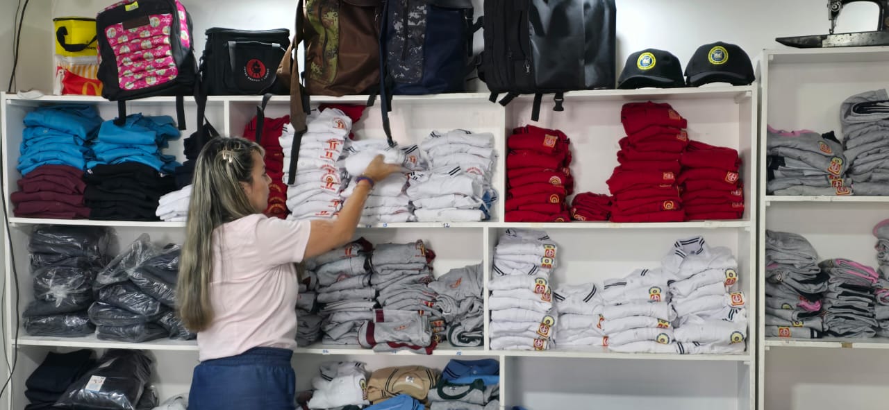 Bolsillo apretado: Crisis golpea la venta de uniformes escolares en Táchira