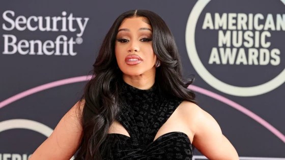 La cantante Cardi B canceló concierto al ser hospitalizada por una emergencia médica