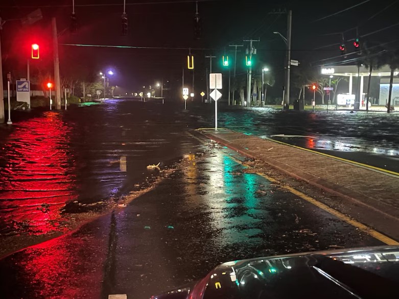 El huracán Milton se acerca a Cabo Cañaveral con vientos de hasta 135 kilómetros por hora