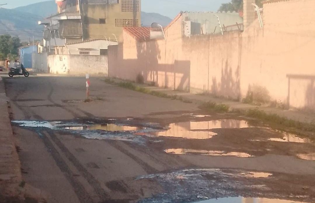 En El Tocuyo nadan en aguas negras y en Hidrolara les dicen que “no hay recursos”