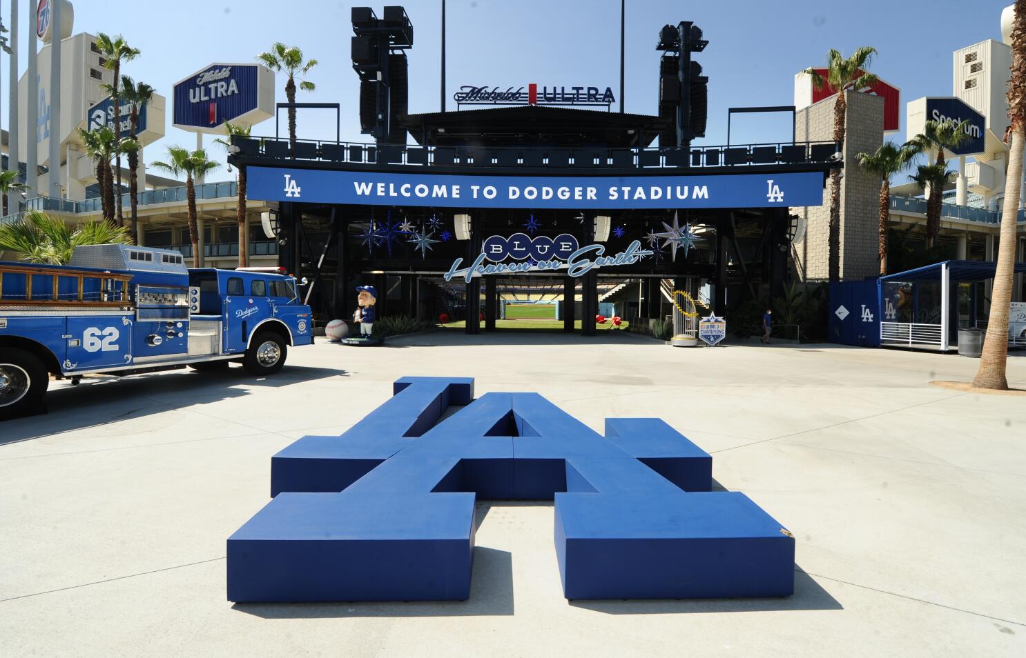 Serie Mundial o lujo mundial: estacionar en el Dodger Stadium “cuesta un ojo de la cara” (Tarifas)