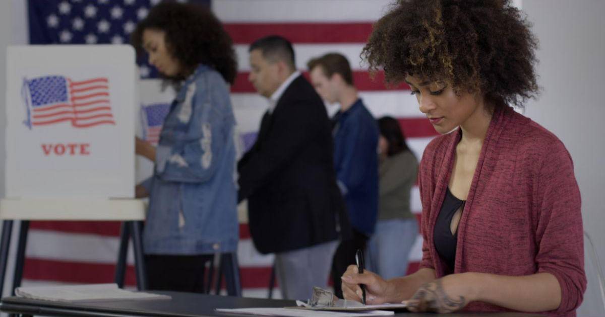 Desencantados con la economía, afroamericanos piensan en votar por primera vez por Trump