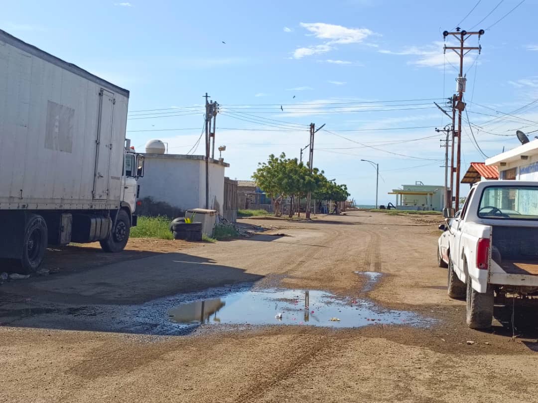 La falta de electricidad paraliza la vida en Falcón