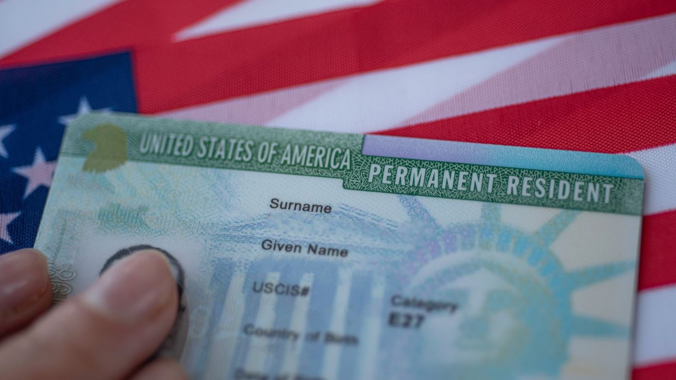 Amor por los papeles: Lo trajo enamorada a California, pero él le pidió el divorcio al recibir la green card