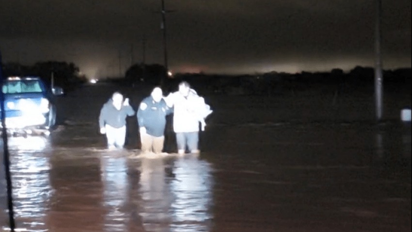 Dolor en Roswell: Catastróficas inundaciones dejan dos muertos y más de 300 personas rescatadas