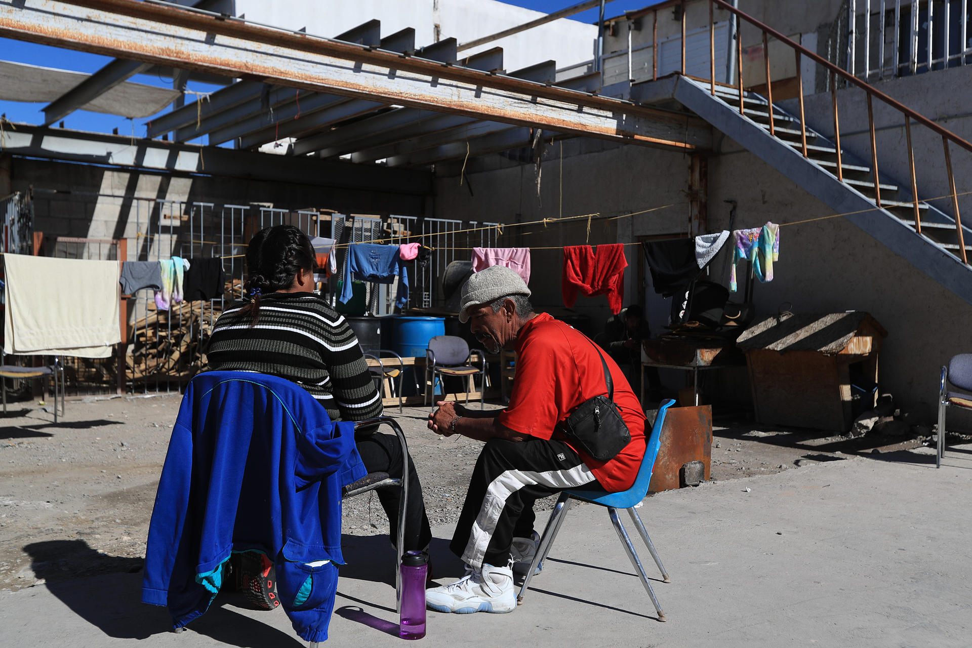 Migrantes venezolanos en la frontera de México luchan contrarreloj por conseguir asilo en EEUU