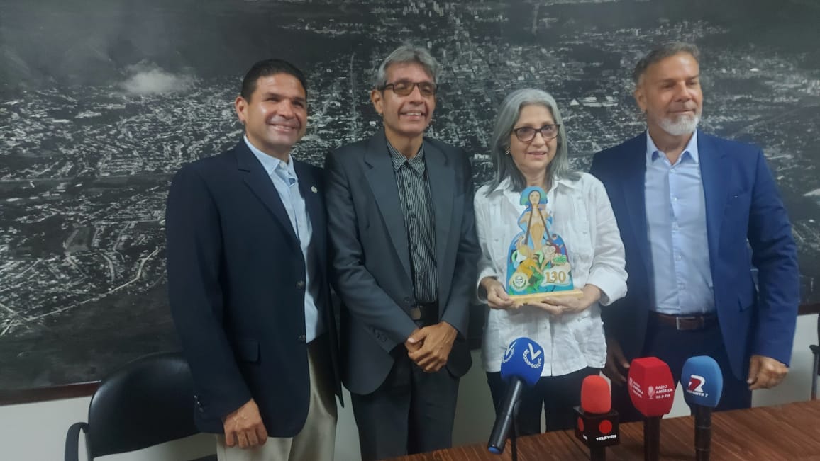 Presentan menina en conmemoración de los 130 años de la Cámara de Comercio de Valencia