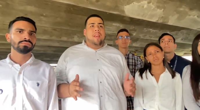 “Déjennos votar”, exigieron candidatos a la FCU-UCV tras lanzamiento de tres bombas lacrimógenas (Video)